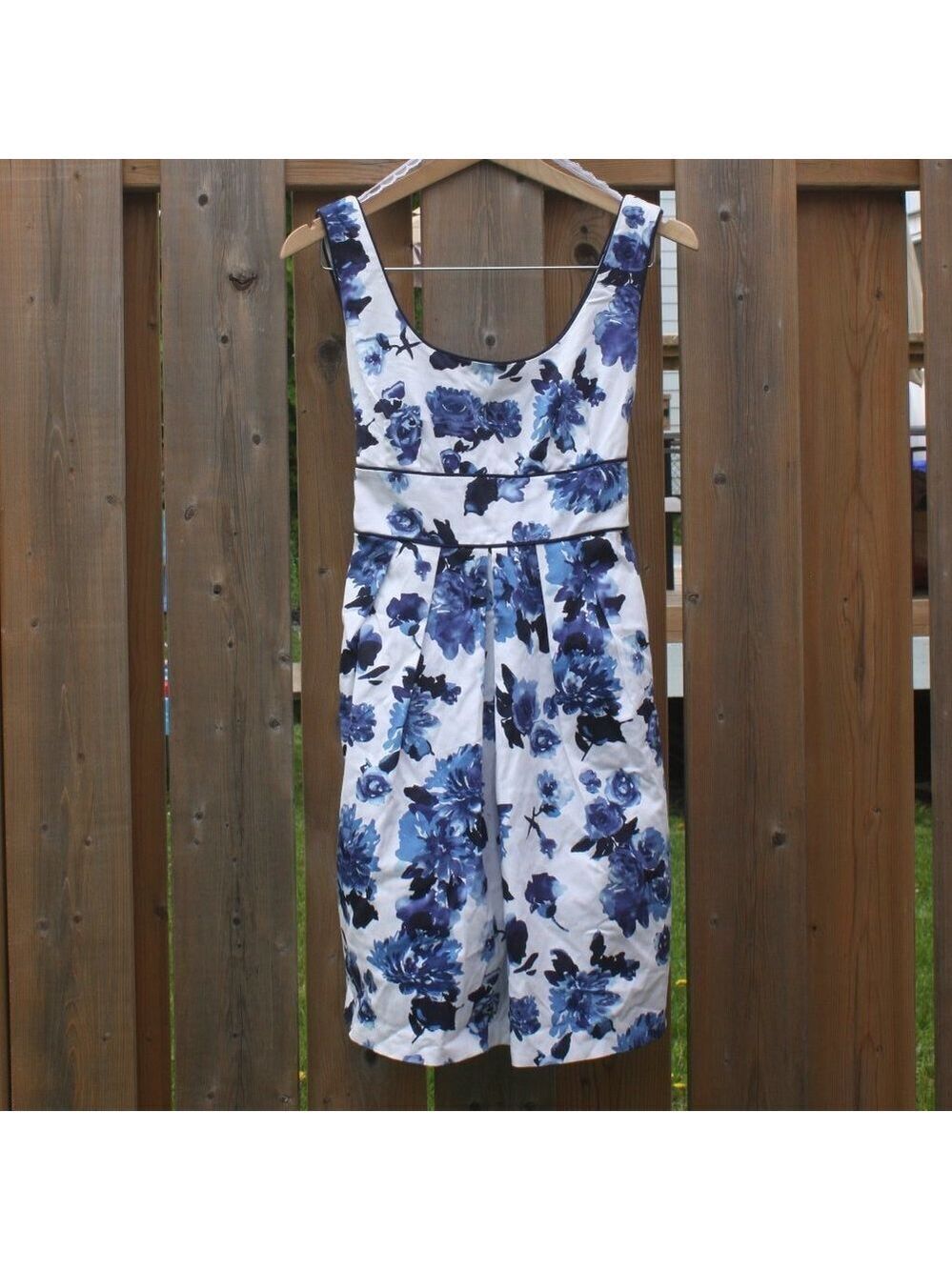 CUTE Cupcake Dress Women's Size 6 Bow Tie Back Blue Flowers